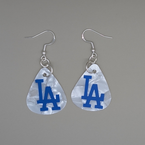 UPCYCLED GUITAR PICK EARRINGS LA DODGERS WHITE & BLUE HANDMADE - Picture 1 of 4